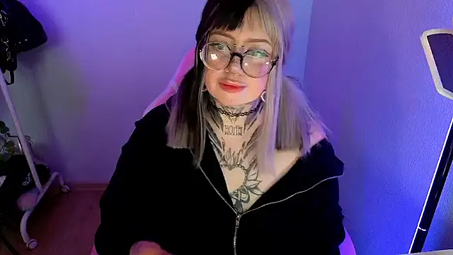 Chiibis online show from 06-20-26, 02:33