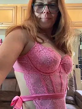 Snapshot of Gena6969 chatting on 06-16-26, 07:25 Gena6969 online show from 06-16-26, 07:25