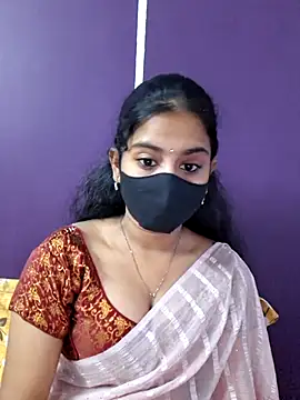 Snapshot of Clara-Lilly chatting on 06-14-26, 04:35 Clara-Lilly online show from 06-14-26, 04:35