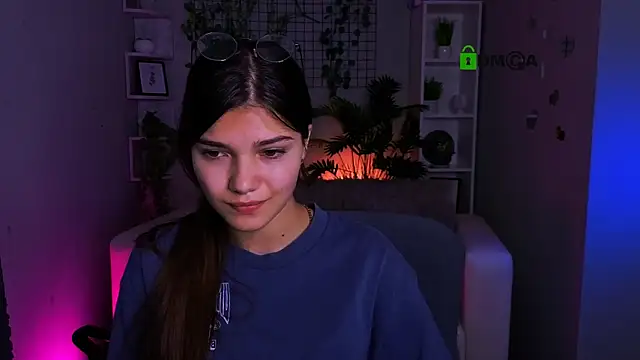 Snapshot of kiaraa_belle chatting on 06-19-26, 10:21 kiaraa belle online show from 06-19-26, 10:21
