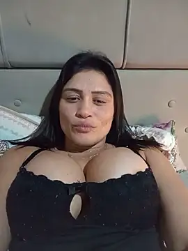 Snapshot of Milabri chatting on 06-14-26, 06:09 Milabri online show from 06-14-26, 06:09