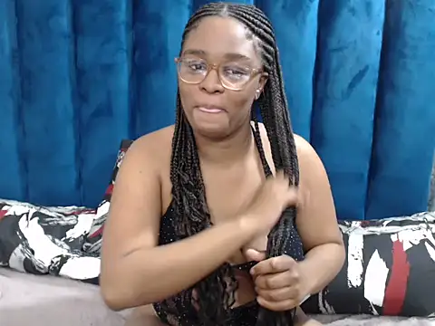 Snapshot of HotLipsLee chatting on 06-11-26, 04:48 HotLipsLee online show from 06-11-26, 04:48