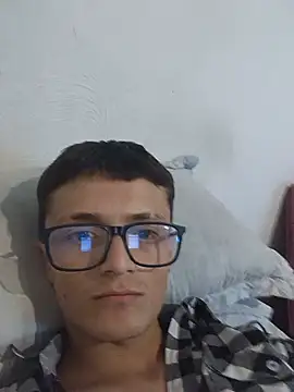 Snapshot of Davitfitnosuke chatting on 06-08-26, 06:52 Davitfitnosuke online show from 06-08-26, 06:52
