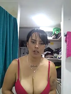 Snapshot of Juanita6908 chatting on 06-10-26, 11:28 Juanita6908 online show from 06-10-26, 11:28