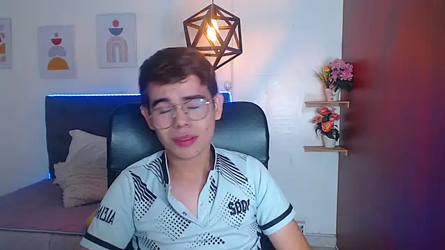 Snapshot of jack__tomas chatting on 06-11-26, 01:41 jack tomas online show from 06-11-26, 01:41