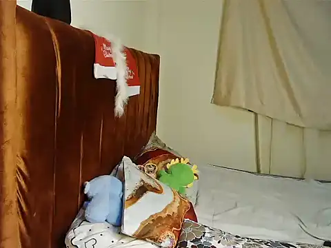 Snapshot of PrettyNyra chatting on 06-11-26, 09:01 PrettyNyra online show from 06-11-26, 09:01