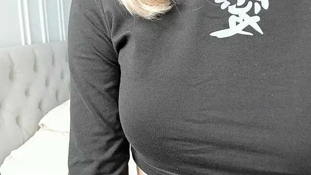 Janet Johnson online show from 06-12-26, 10:02
