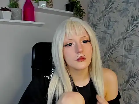 Snapshot of NikaDream chatting on 06-11-26, 06:21 NikaDream online show from 06-11-26, 06:21