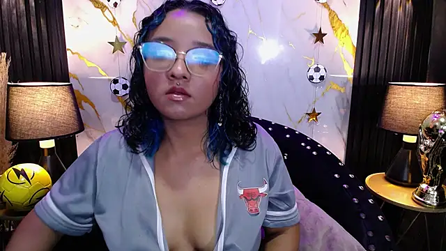 Snapshot of JuicyBoobix chatting on 06-11-26, 01:30 JuicyBoobix online show from 06-11-26, 01:30