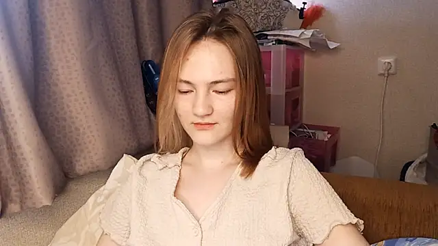 Snapshot of BattyRepri chatting on 06-19-26, 04:24 BattyRepri online show from 06-19-26, 04:24