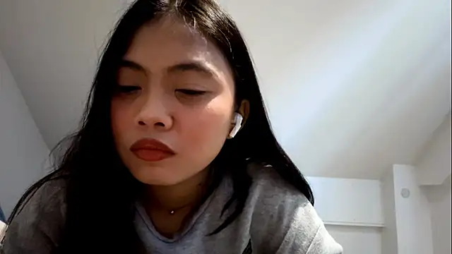 Snapshot of LelaZmiejko chatting on 06-12-26, 05:05 LelaZmiejko online show from 06-12-26, 05:05