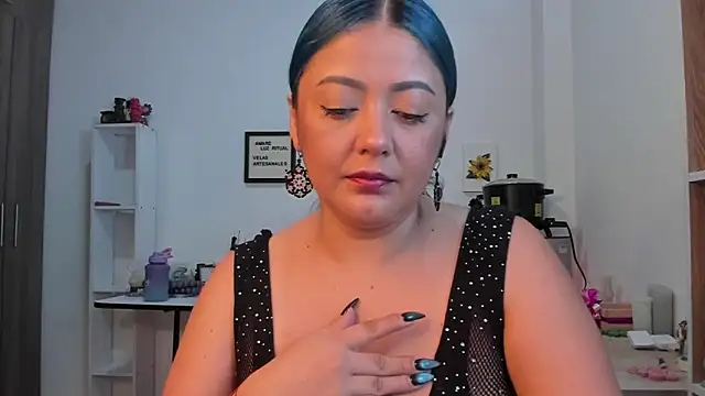 LauraToro  online show from 04-08-26, 02:18