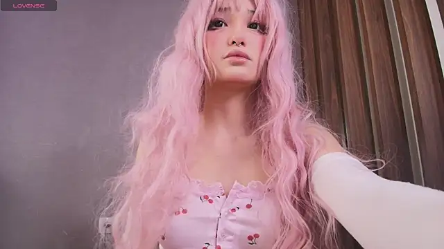 Snapshot of mimi_cutee chatting on 06-12-26, 02:20 mimi cutee online show from 06-12-26, 02:20