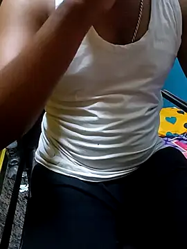 Snapshot of Lawrencedlkk007 chatting on 03-04-25, 04:06 Lawrencedlkk007 online show from 03-04-25, 04:06