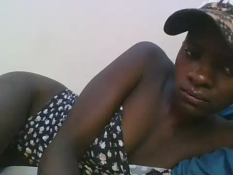 Snapshot of ebonypetite2 chatting on 07-05-26, 04:19 ebonypetite2 online show from 07-05-26, 04:19