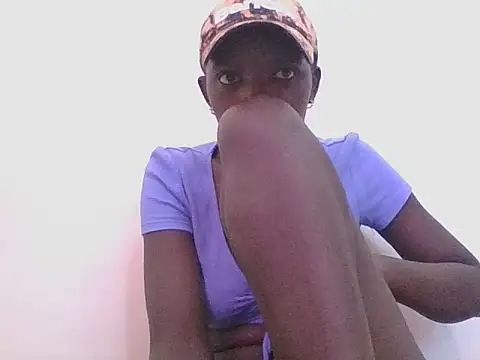 Snapshot of ebonypetite2 chatting on 06-27-26, 12:22 ebonypetite2 online show from 06-27-26, 12:22