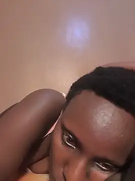 Snapshot of lavinsexy chatting on 06-19-26, 12:44 lavinsexy online show from 06-19-26, 12:44