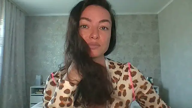 Snapshot of Mia_Salamanka chatting on 06-24-26, 02:32 Mia Salamanka online show from 06-24-26, 02:32