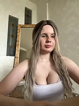 Snapshot of Viki_myr19 chatting on 06-16-26, 01:00 Viki myr19 online show from 06-16-26, 01:00