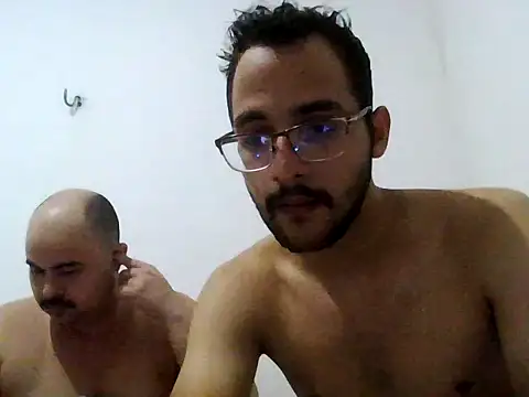 Snapshot of casal_jj23 chatting on 06-10-26, 03:30 casal jj23 online show from 06-10-26, 03:30