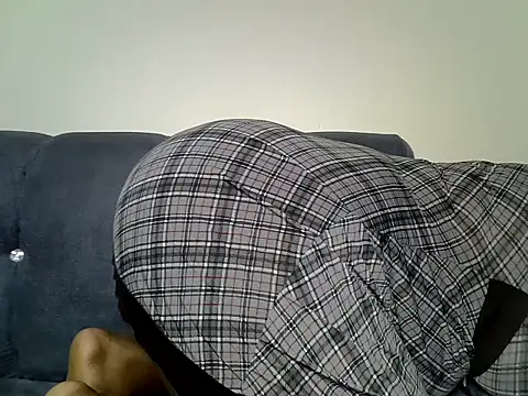 Snapshot of Tashazbabe chatting on 06-12-26, 03:59 Tashazbabe online show from 06-12-26, 03:59