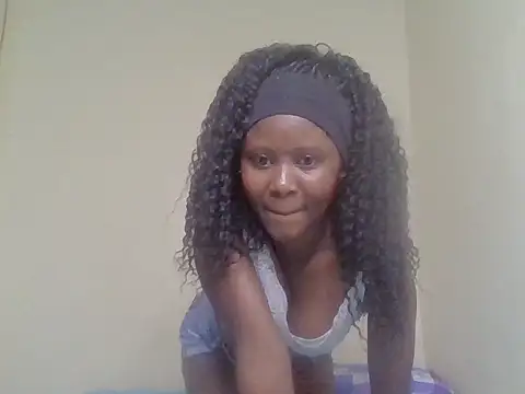 Snapshot of cute_bee chatting on 07-23-26, 10:28 cute bee online show from 07-23-26, 10:28