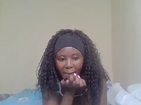 Snapshot of cute_bee chatting on 07-21-26, 10:44 cute bee online show from 07-21-26, 10:44
