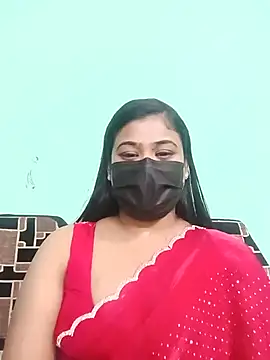 Snapshot of Sweathatamil chatting on 07-17-26, 05:43 Sweathatamil online show from 07-17-26, 05:43