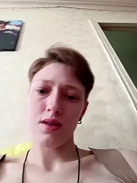 Snapshot of Luna-Desire chatting on 06-15-26, 09:09 Luna-Desire online show from 06-15-26, 09:09
