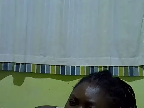 Snapshot of CURVY-CORAZZON chatting on 06-15-26, 06:02 CURVY-CORAZZON online show from 06-15-26, 06:02