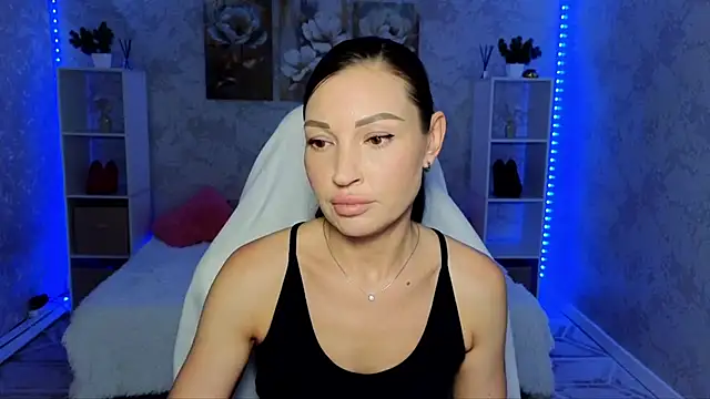 NikoleMills online show from 06-14-26, 07:53