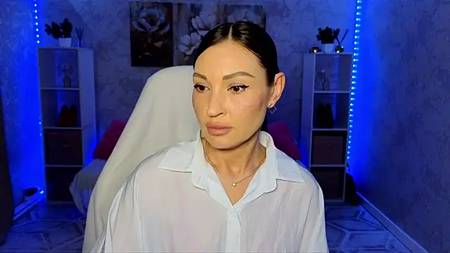 NikoleMills online show from 07-07-26, 06:47