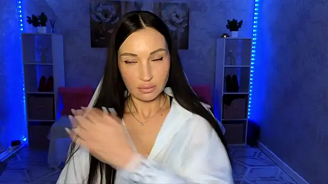 NikoleMills online show from 06-27-26, 05:13
