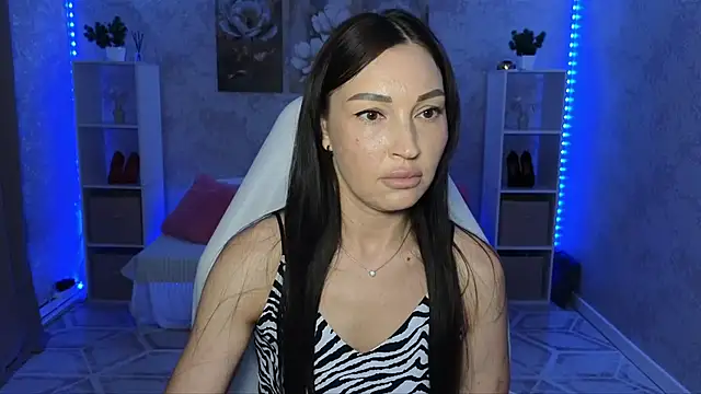 NikoleMills online show from 07-04-26, 06:42