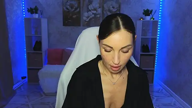 NikoleMills online show from 07-14-26, 05:45