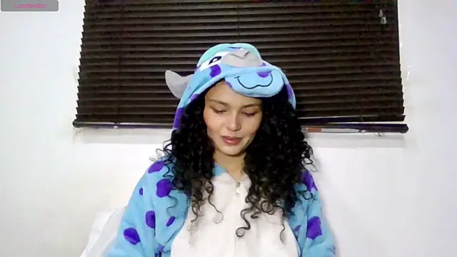 Diamond Curls online show from 06-11-26, 03:20
