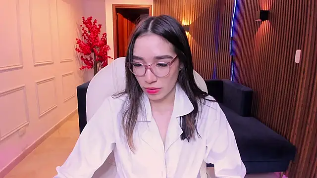 Snapshot of Emma_caarter_ chatting on 07-23-26, 03:15 Emma caarter online show from 07-23-26, 03:15