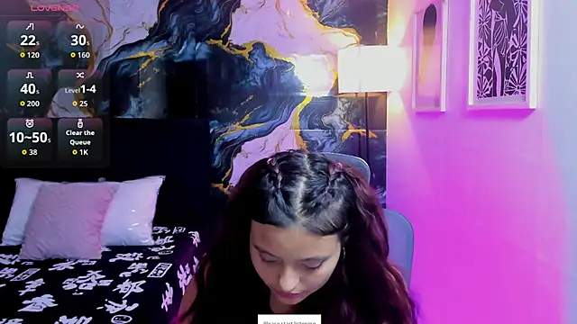 Snapshot of Miss_Kloee chatting on 06-15-26, 11:43 Miss Kloee online show from 06-15-26, 11:43