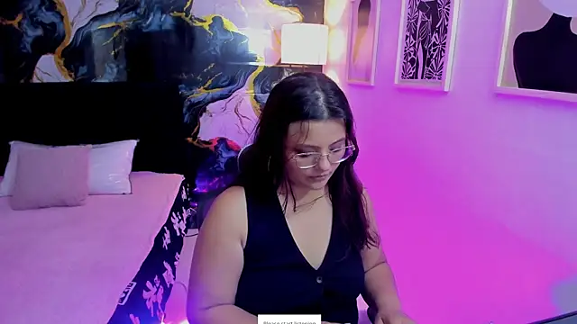Snapshot of Miss_Kloee chatting on 06-24-26, 11:53 Miss Kloee online show from 06-24-26, 11:53
