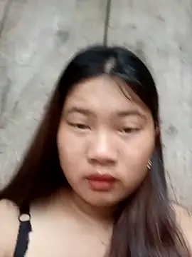 Snapshot of Emelyzz chatting on 07-08-26, 02:35 Emelyzz online show from 07-08-26, 02:35