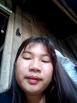 Snapshot of Emelyzz chatting on 06-15-26, 12:12 Emelyzz online show from 06-15-26, 12:12