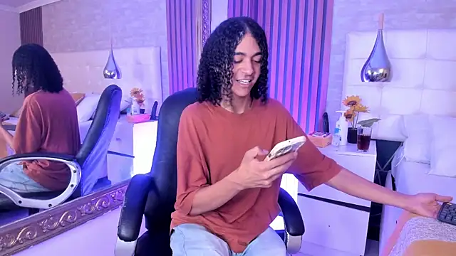 KyleeSmiith online show from 06-19-26, 04:40