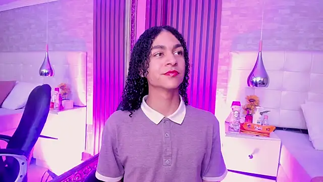 KyleeSmiith online show from 07-05-26, 04:19