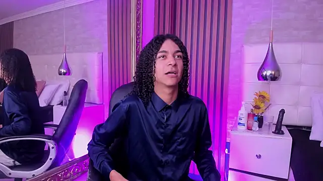 KyleeSmiith online show from 06-26-26, 04:07