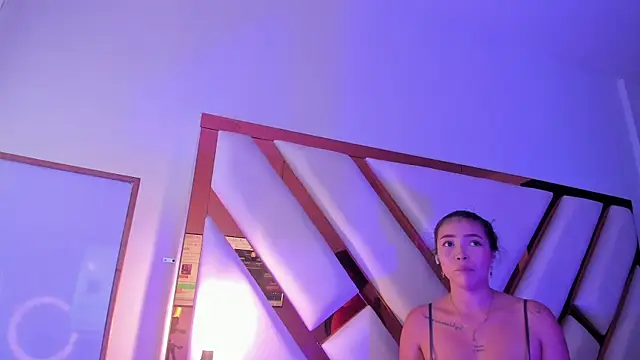 Mariana Smiith  online show from 07-27-26, 07:43