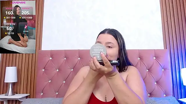 Snapshot of KatBennett chatting on 07-08-26, 11:16 KatBennett online show from 07-08-26, 11:16