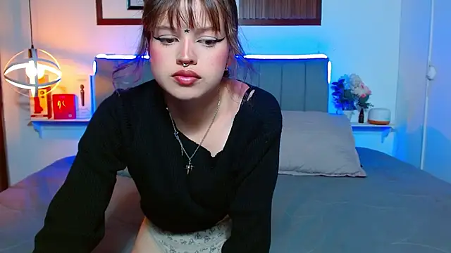 Evelynn fox  online show from 06-25-26, 08:14