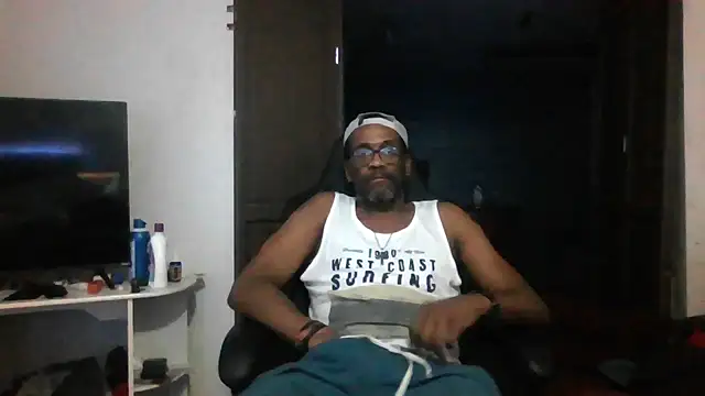 Snapshot of WildCravings chatting on 06-10-26, 08:37 WildCravings online show from 06-10-26, 08:37