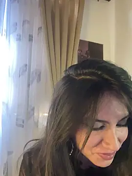 Snapshot of Salomebaby chatting on 06-15-26, 06:40 Salomebaby online show from 06-15-26, 06:40