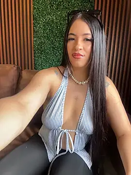 Snapshot of ArianaBlum chatting on 06-21-26, 02:34 ArianaBlum online show from 06-21-26, 02:34